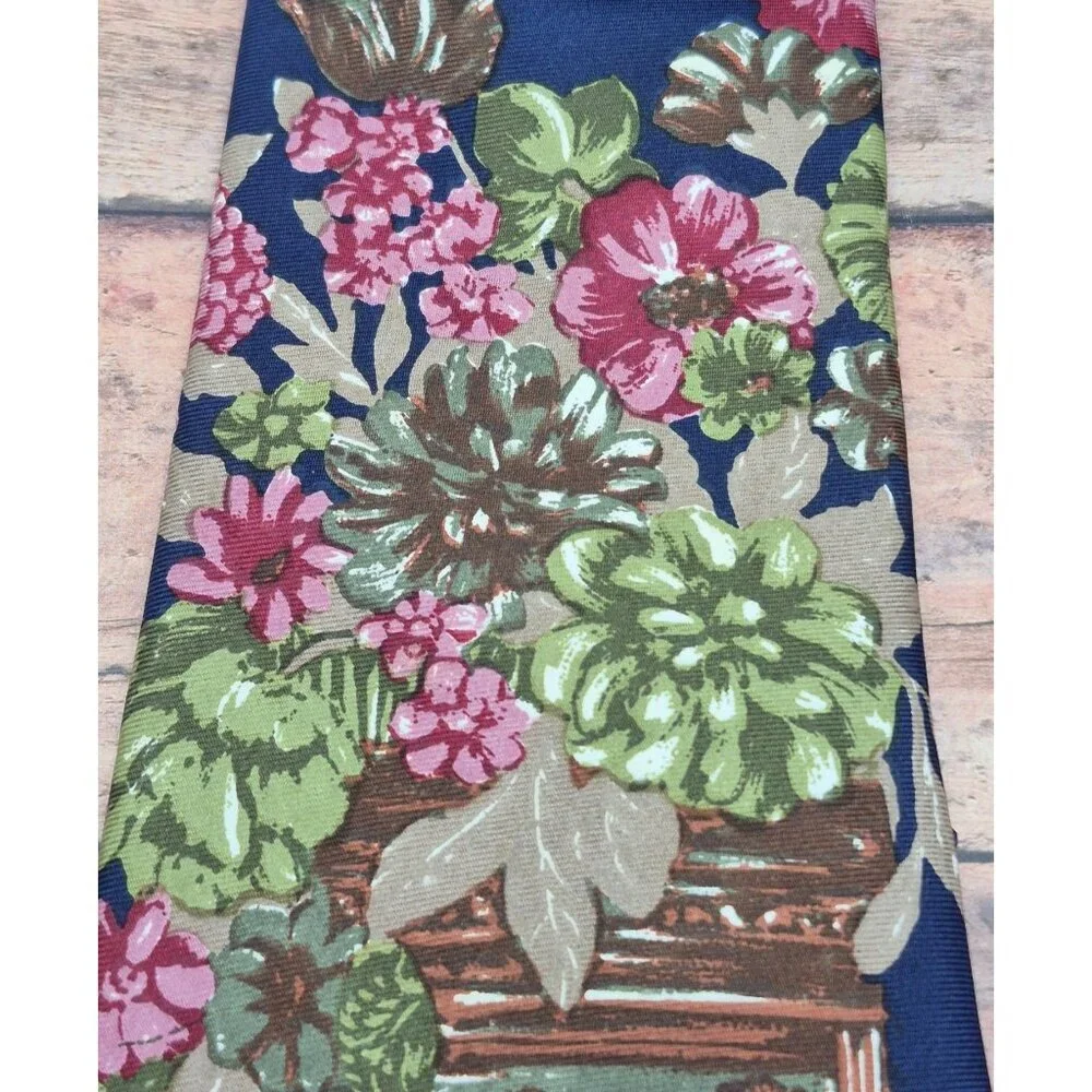 Vintage Halston III Mens Floral Tie 100% Italian Silk Made in USA 80s 90s